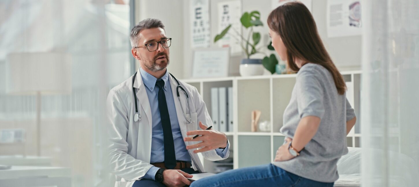 Reizdarmsyndrom Patient*in beim Arzt